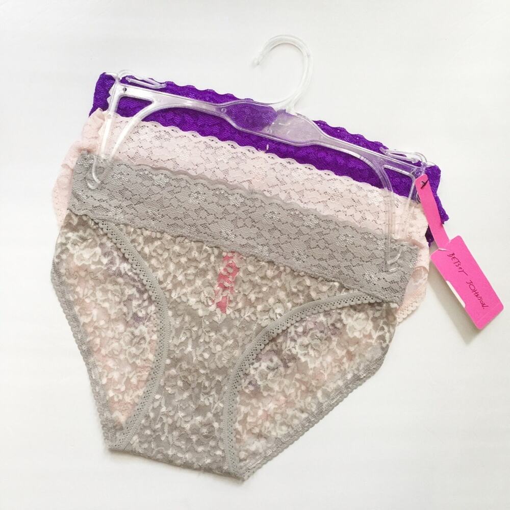 NWT Betsey Johnson 3 Pack Lacey Bikini Panties-NA5